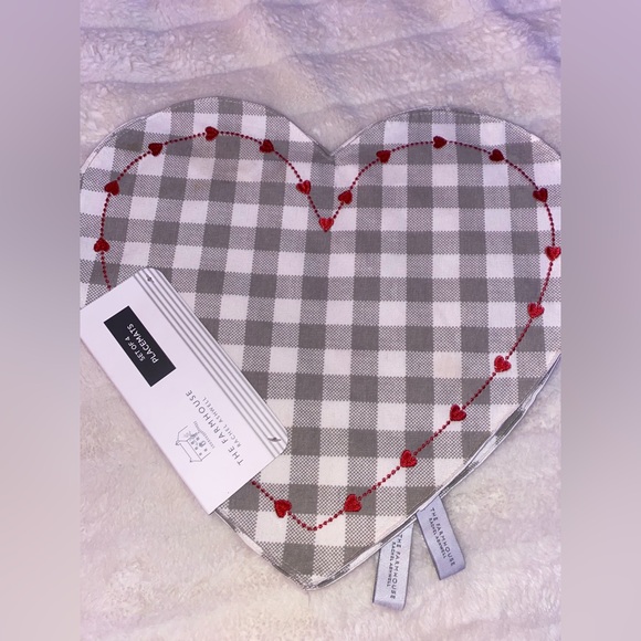 NEW Rachel Ashwell Heart Shaped Placemats - Set of Four, gray & red plaid - Picture 9 of 10